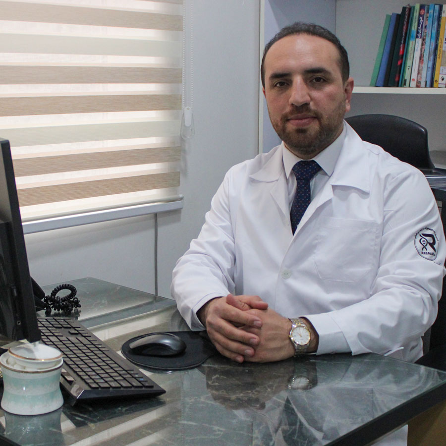 دکتر نادر عبادی - بنیان‌گذار آزمایشگاه رسا کرج